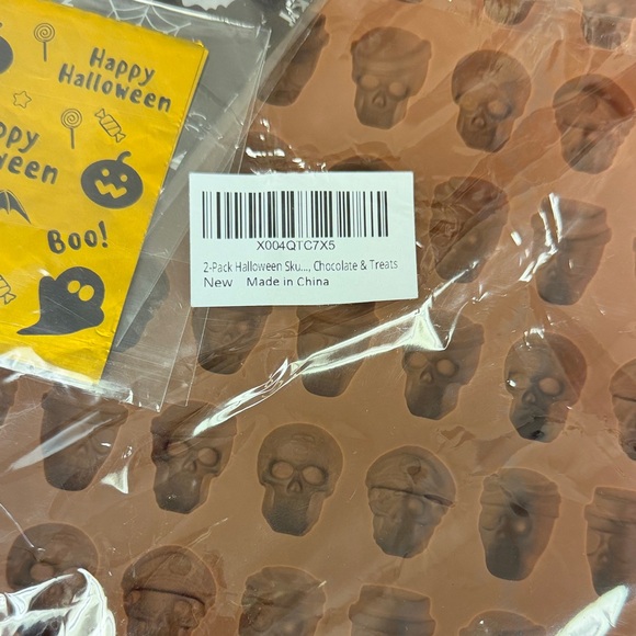 2 Pack Halloween Skull Silicone Mold new chocolate and treats - Picture 3 of 6